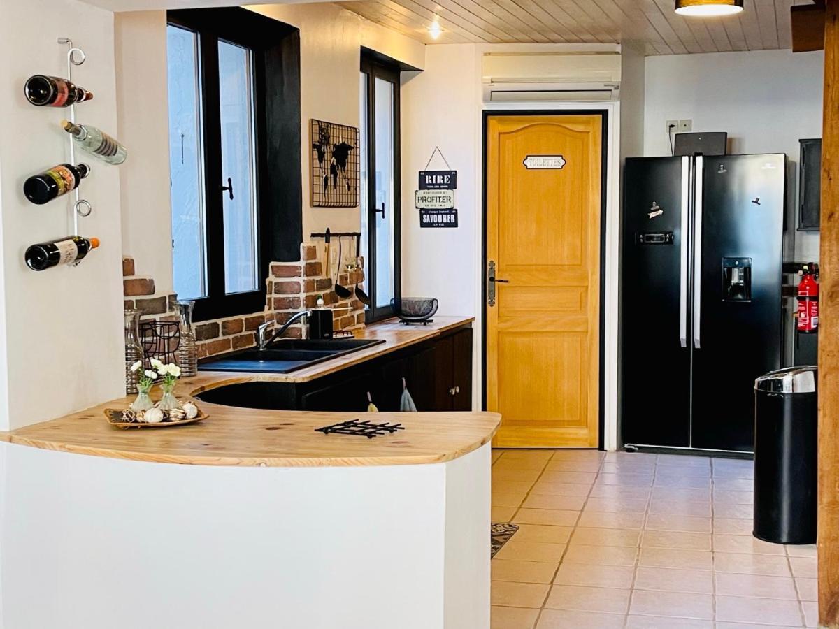 La Carree Des Amis Villa Lusignan Kültér fotó